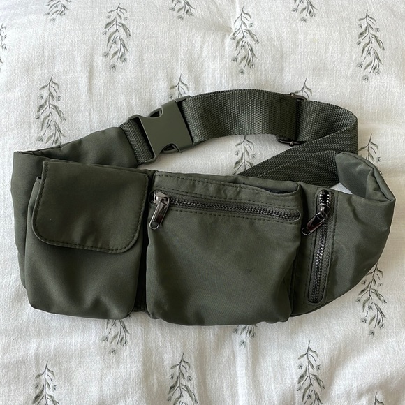 Wild Fable Army Green Utility Fanny Pack - Picture 1 of 2
